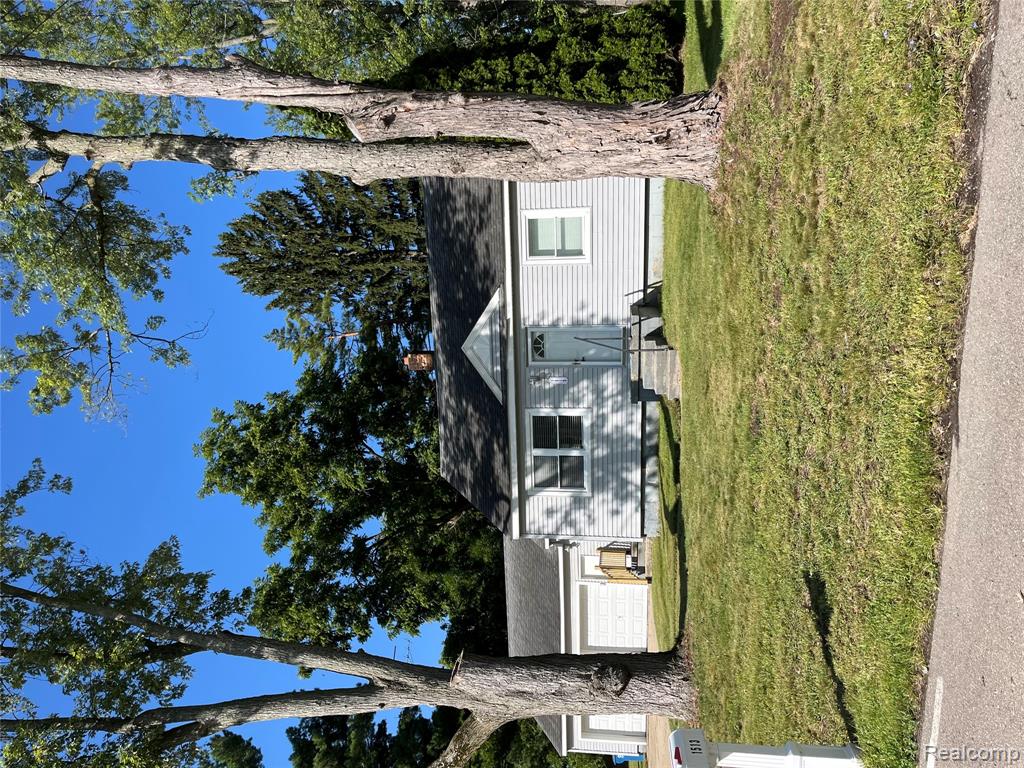 1513 N Seymour Road, Flushing, MI 48433 — front exterior