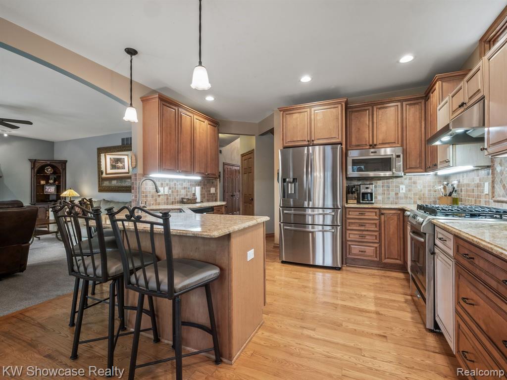 940 Dacea Court, White Lake, MI — Photo 12