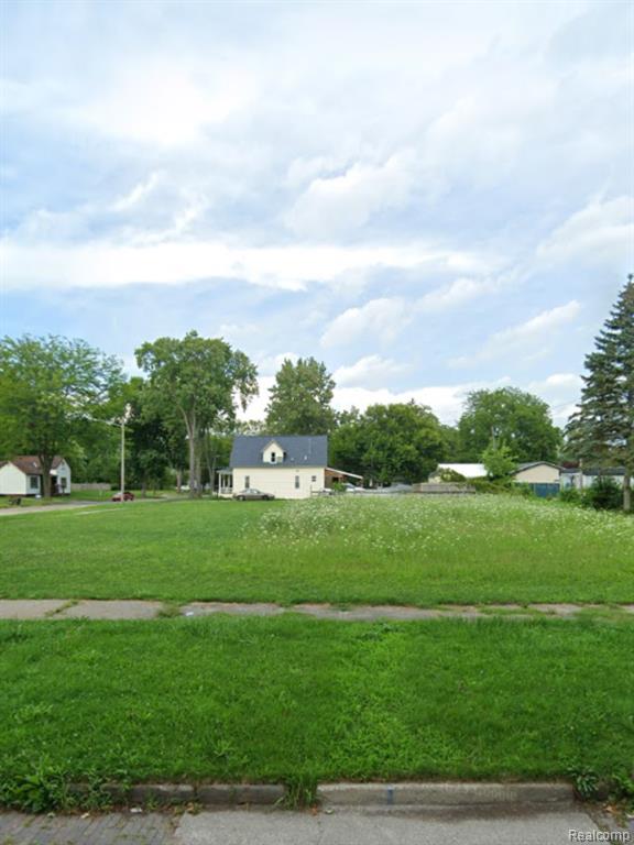 820 CLEVELAND Street, Saginaw, MI 48602 — front exterior