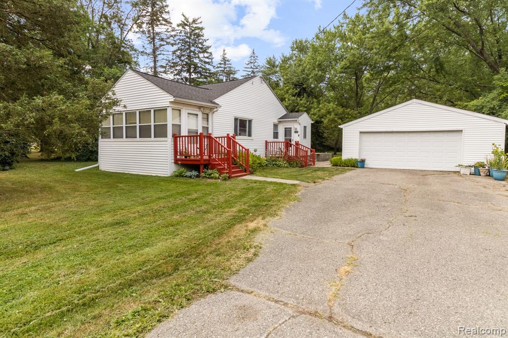 7330 Embury Road, Grand Blanc, MI 48439