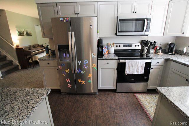 5001 DURNHAM Drive, Waterford, MI 48327 — Photo 10