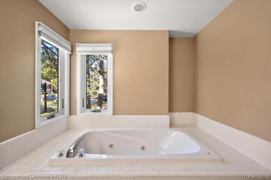 6835 High Ridge Road, West Bloomfield, MI 48324 — Photo 51