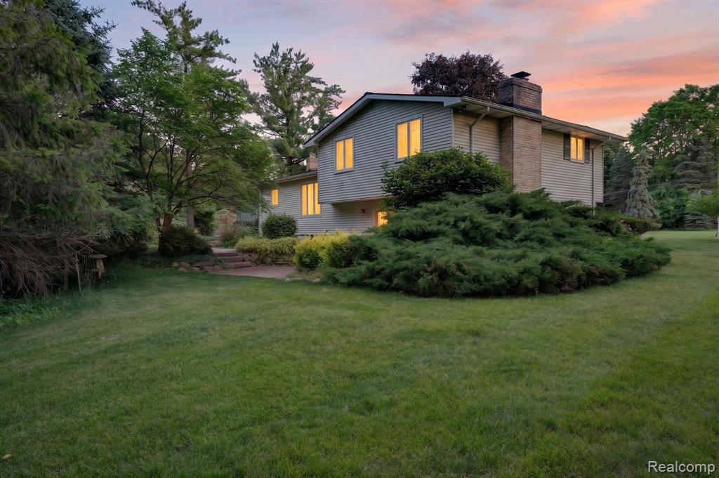 9144 Deer Park Court, Fenton, MI 48430 — Photo 56