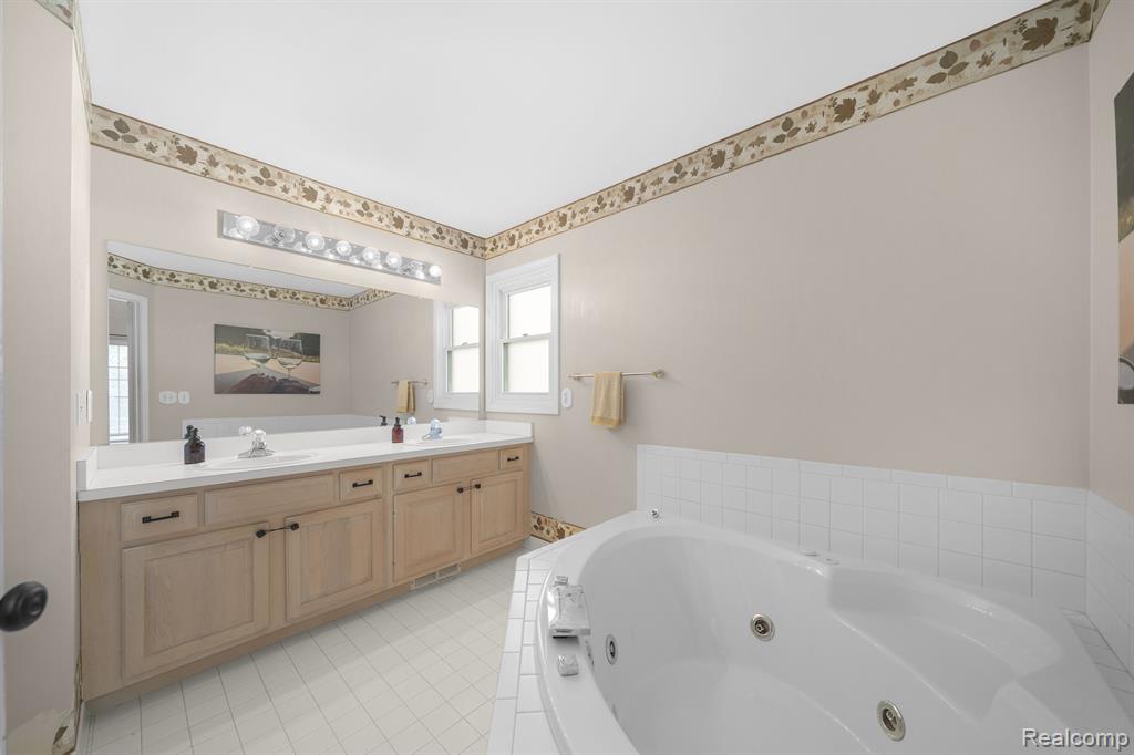55884 PARKVIEW Drive, Shelby Twp, MI 48316 — Photo 20