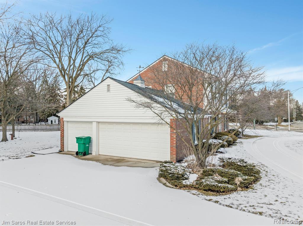 805 BALFOUR Street, Grosse Pointe Park, MI 48230 — Photo 26