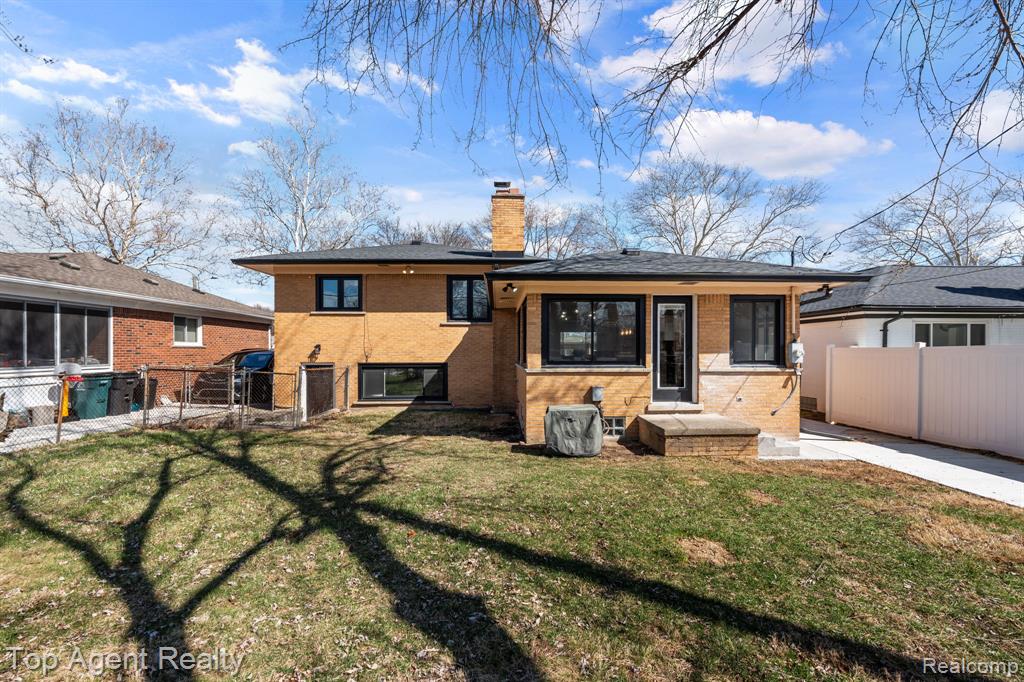 23701 Marlow Street, Oak Park, MI 48237 — Photo 36