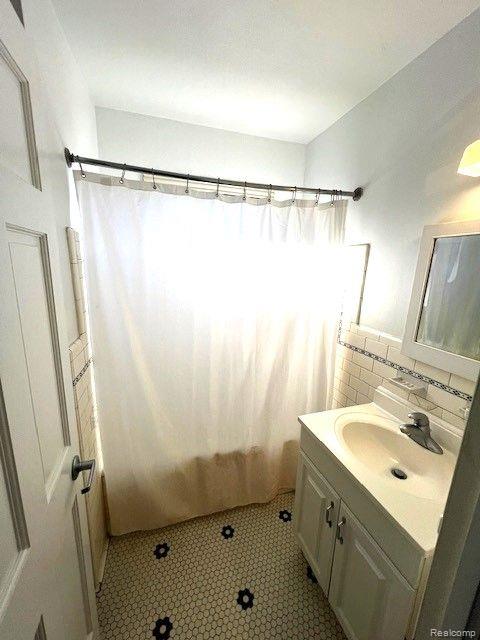 605 Neff Road, Grosse Pointe, MI 48230 — Photo 9