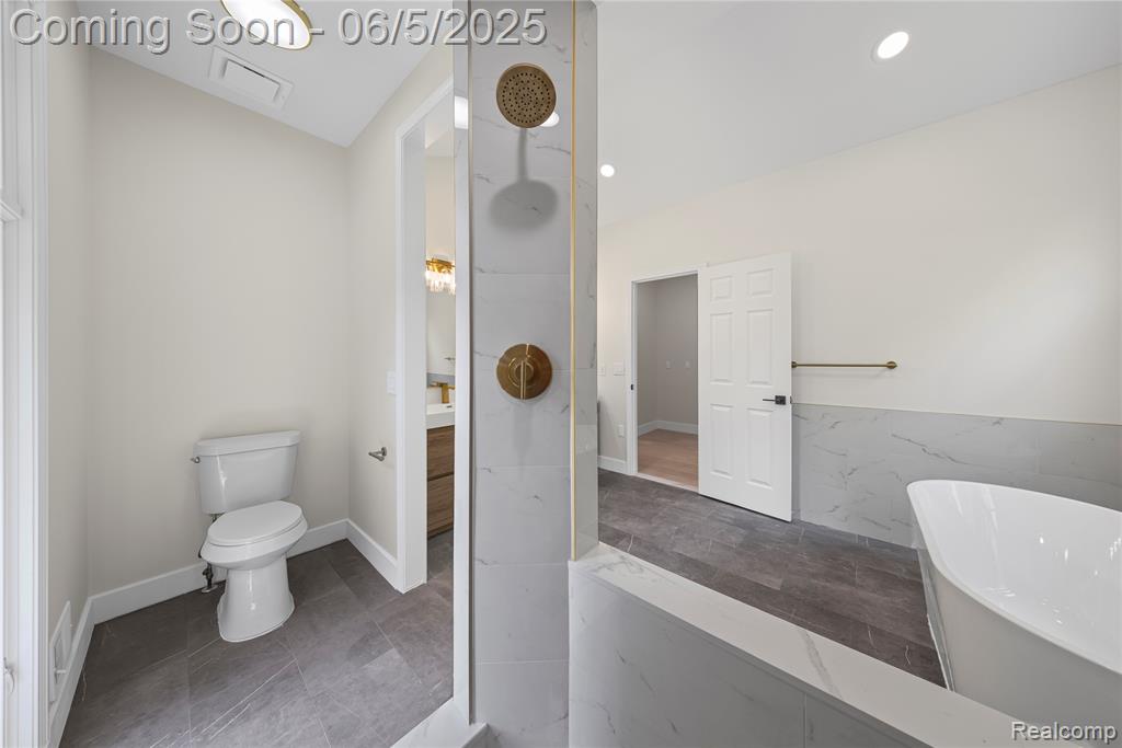4610 Woodbine Circle, West Bloomfield, MI 48323 — Photo 23