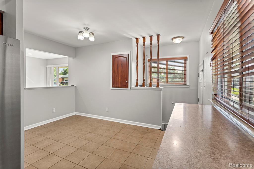 6547 Colonial Street, Dearborn Heights, MI 48127 — Photo 10