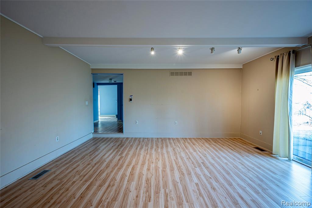 21660 Riverview Drive, Beverly Hills, MI 48025 — Photo 17