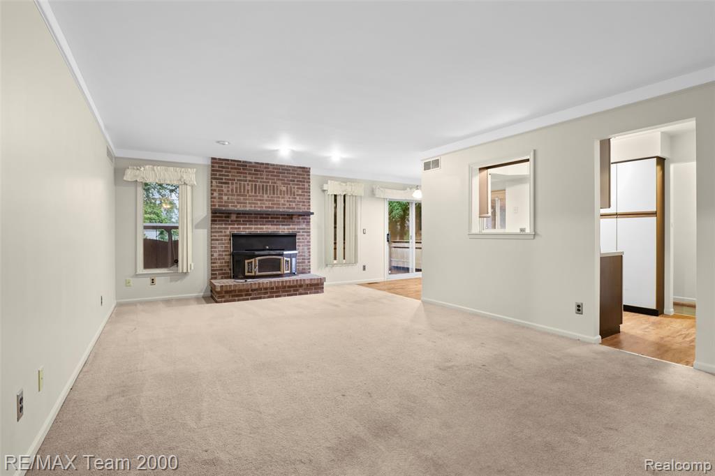 25134 Ann Arbor Trail, Dearborn Heights, MI 48127 — Photo 9