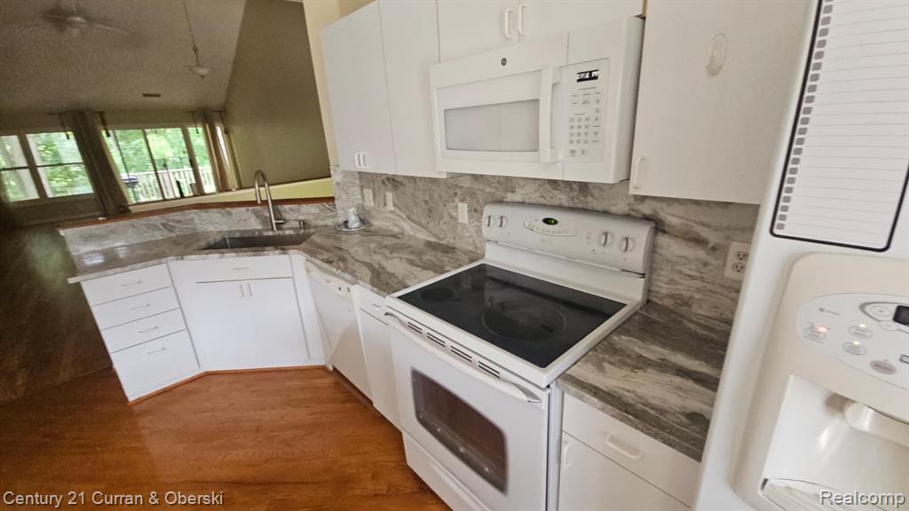 5237 Royal Vale Lane, Dearborn, MI 48126 — Photo 12