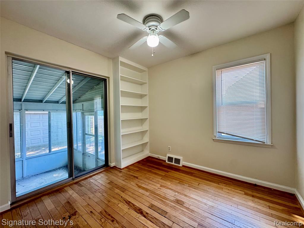 911 S Wilson Avenue, Royal Oak, MI 48067 — Photo 10