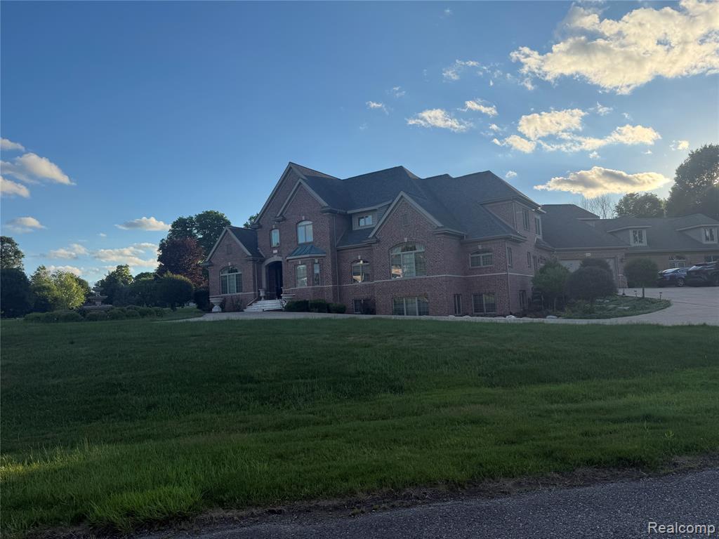 2665 Timber Lane Drive, Flushing, MI 48433 — front exterior