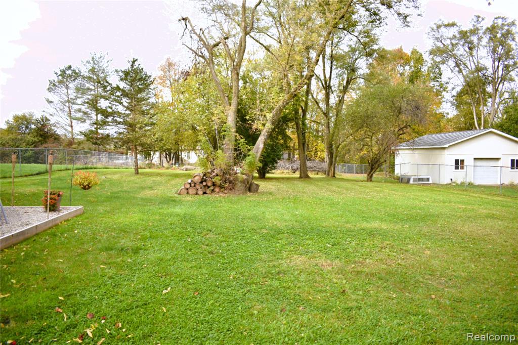 7400 Lawrence Street, Grand Blanc, MI 48439 — Photo 7