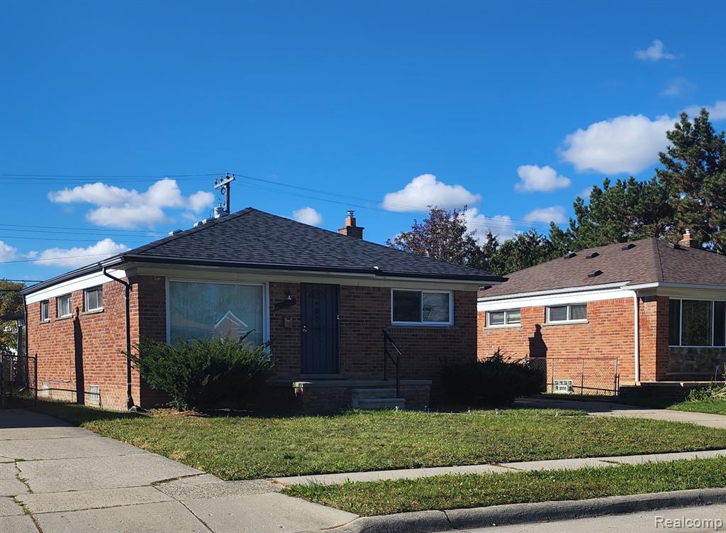 24643 Rosalind, Eastpointe, MI 48021 — Photo 2