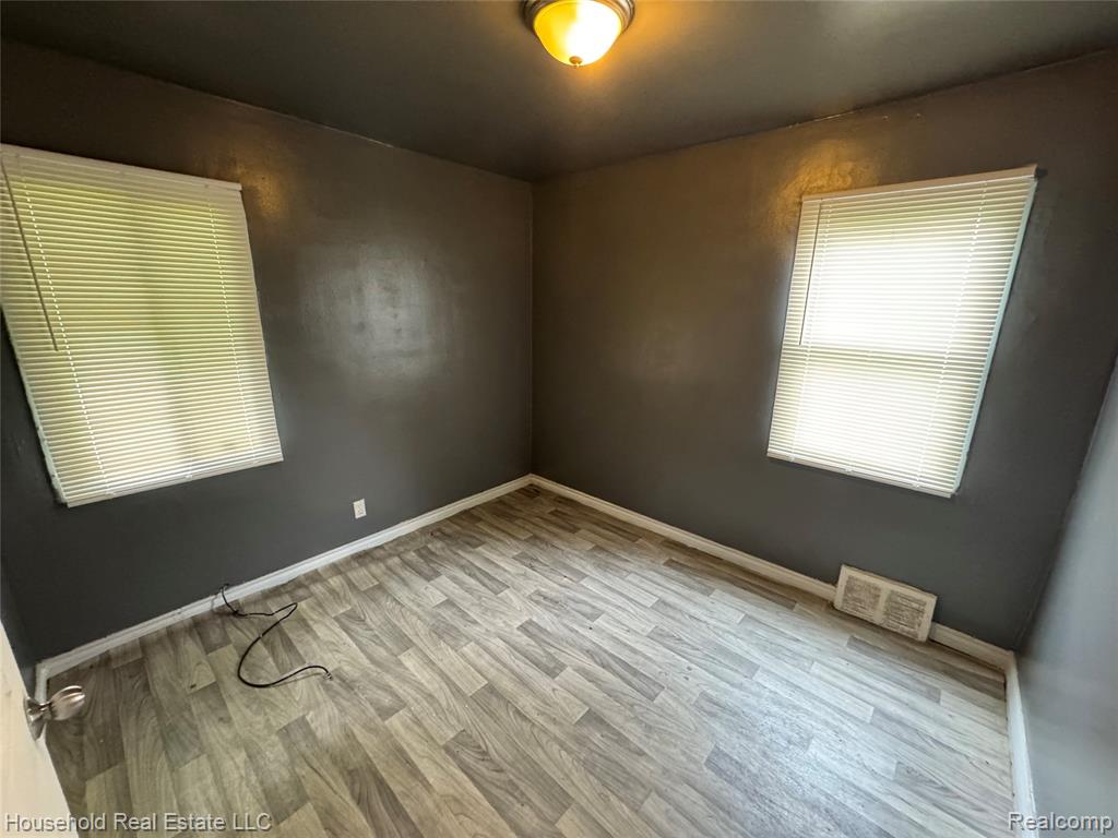 8211 Artesian Street, Detroit, MI 48228 — Photo 4