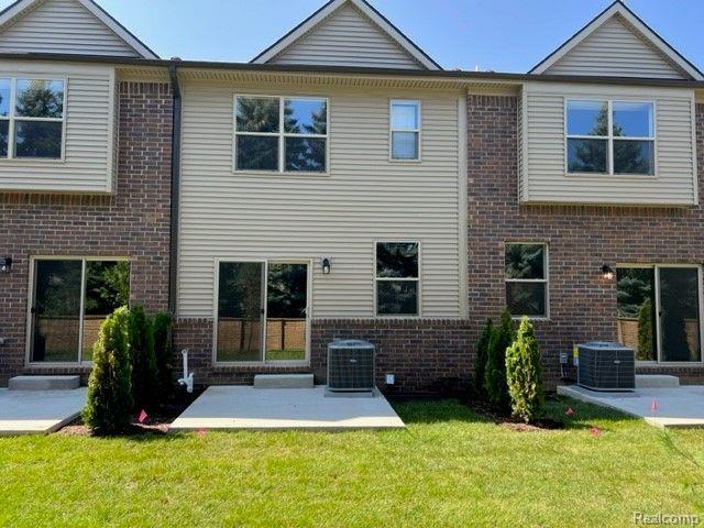 4128 SECLUDED PINES DR, Sterling Heights, MI 48314 — Photo 3