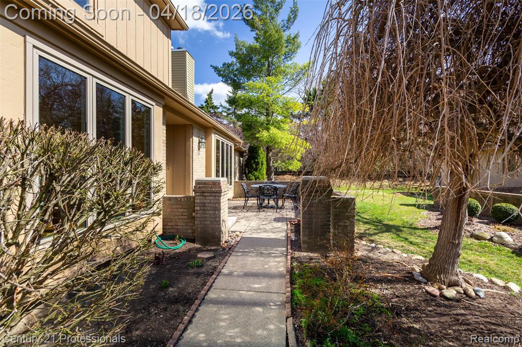 1256 Autumn Drive, Troy, MI 48098 — Photo 4