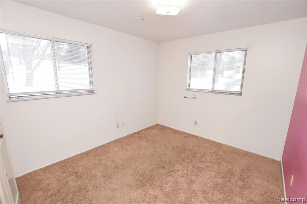 4075 Townview Drive, Flint, MI 48532 — Photo 7
