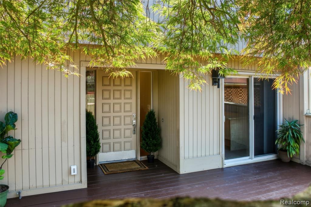 7364 Balsam Court Unit 32, West Bloomfield, MI