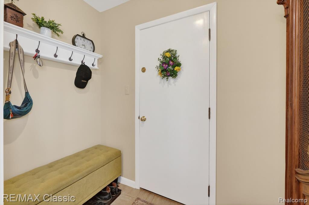 4731 Pickering Road, Bloomfield Hills, MI 48301 — Photo 32