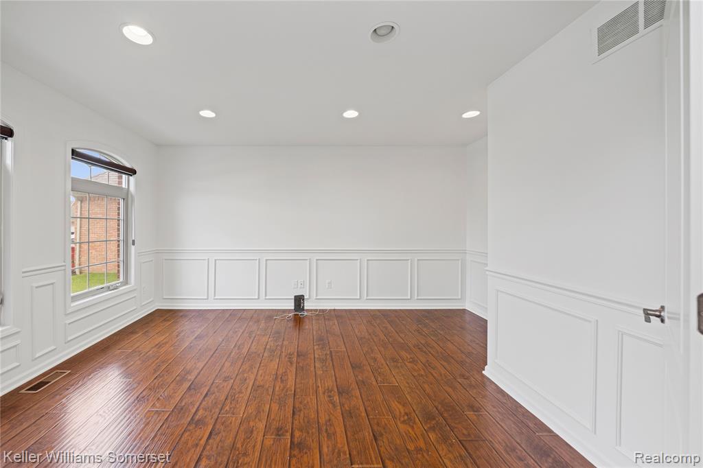 55257 Breton Woods Drive, Macomb, MI 48042 — Photo 9