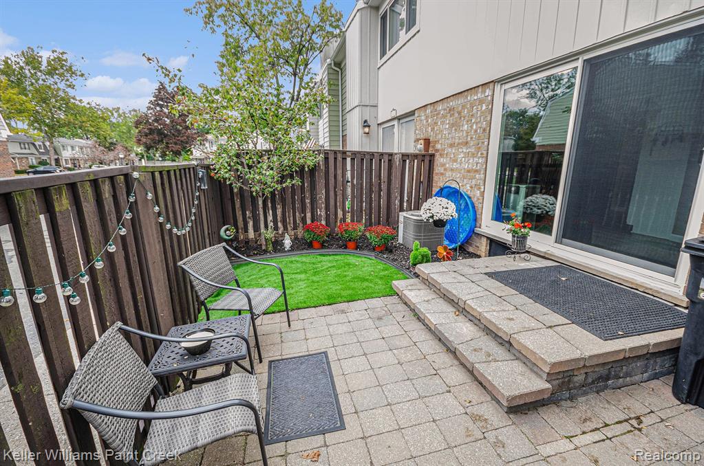 1751 WICKHAM Street, Royal Oak, MI 48073 — Photo 2