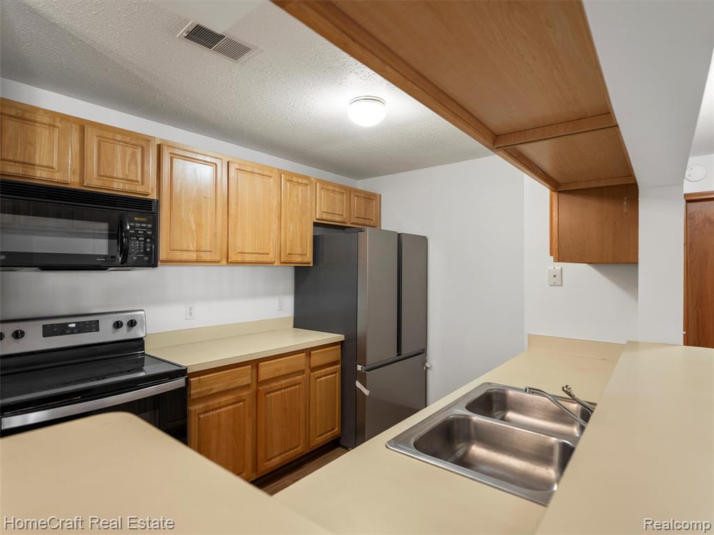 382 Marigold Circle, Westland, MI — Photo 16