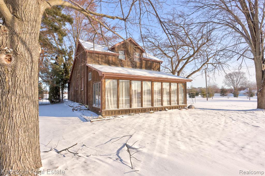 6180 Shattuck Road, Saginaw, MI 48603 — front exterior