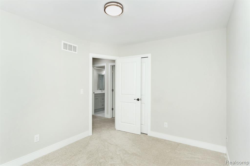 430 DEVILLEN Avenue, Royal Oak, MI 48073 — Photo 19