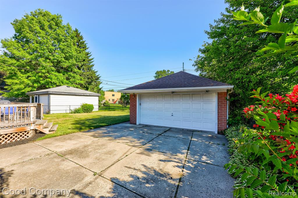 703 E BLOOMFIELD Avenue, Royal Oak, MI 48073 — Photo 36