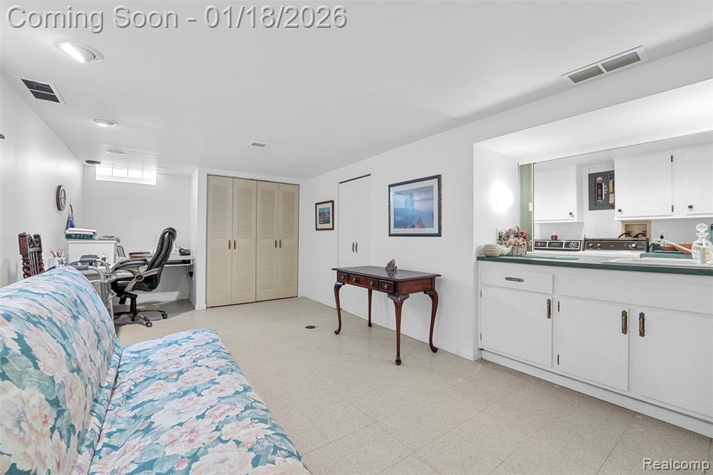 30352 Windsor, 21, Rockwood, MI — Photo 16