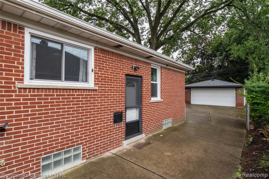 5661 Hubbell Street, Dearborn Heights, MI 48127 — Photo 27