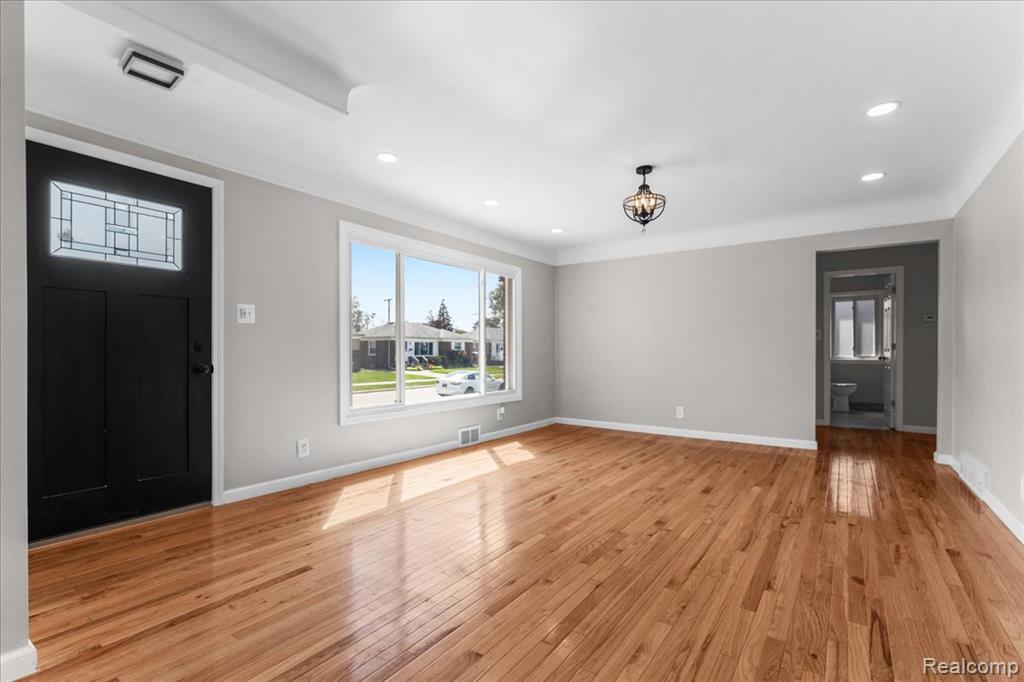 22631 Mylls Street, Saint Clair Shores, MI 48081 — Photo 4