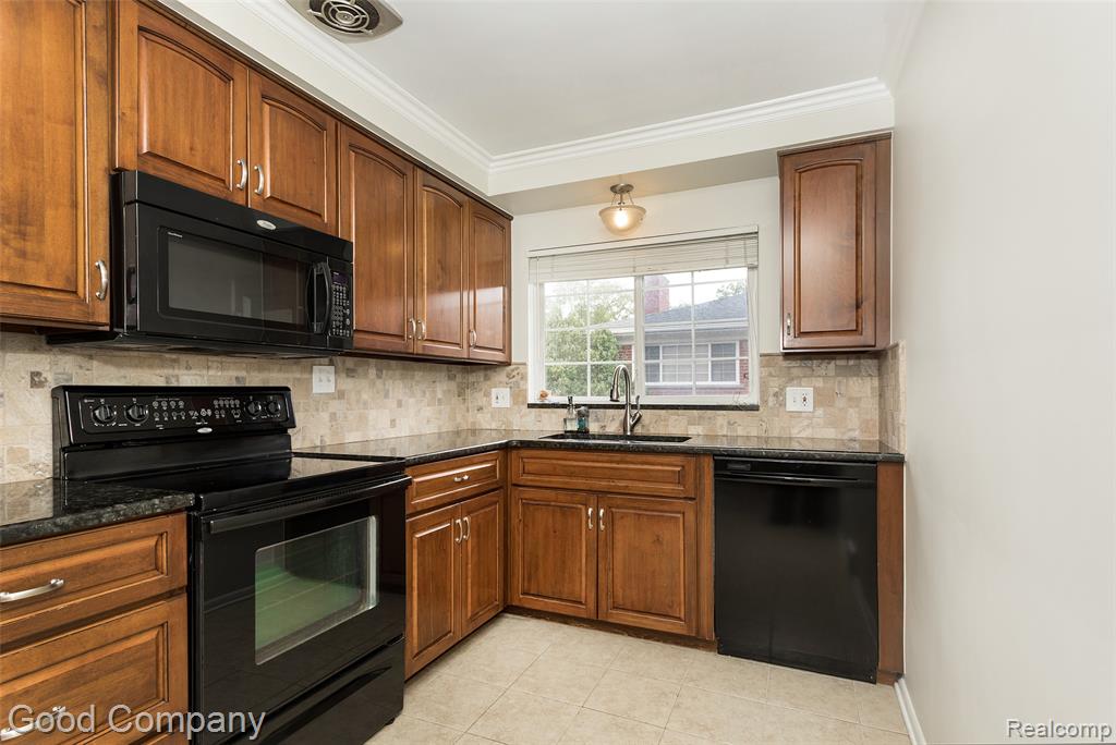 413 N Eton Street, Birmingham, MI 48009 — Photo 2