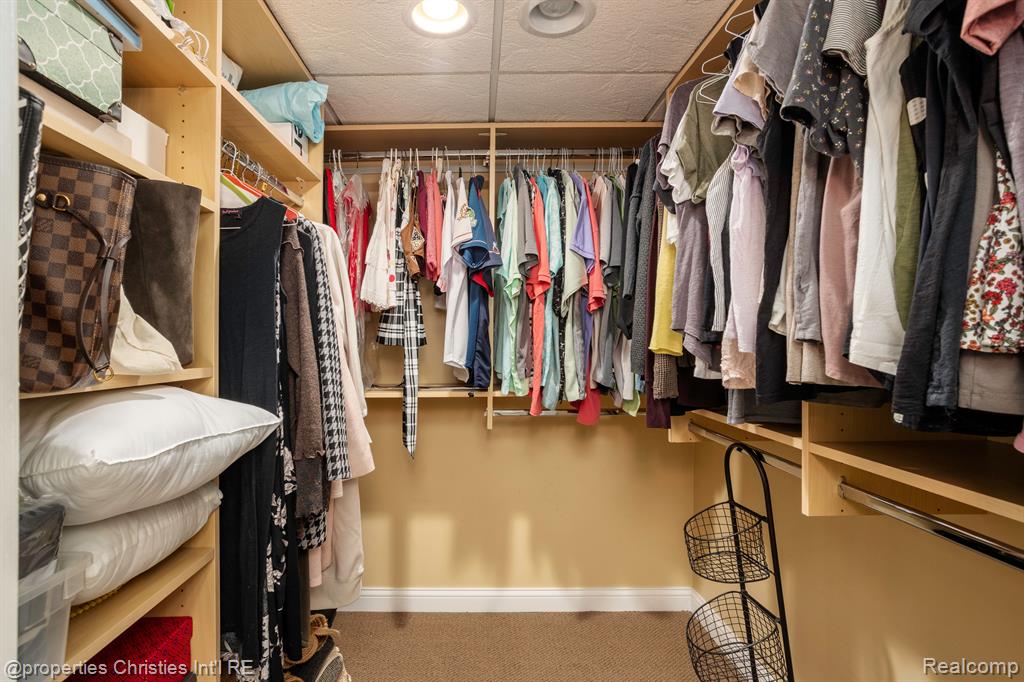 45571 IRVINE Drive, Novi, MI — Photo 43