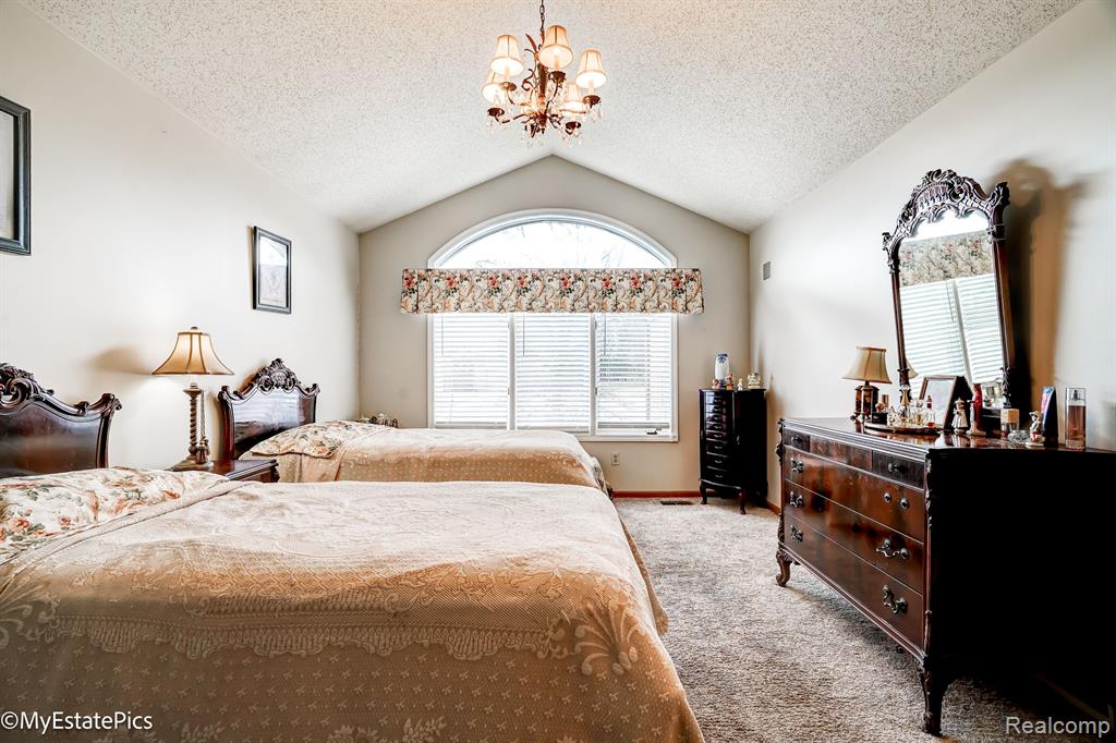 1807 PEBBLE CREEK Drive, Canton, MI 48188 — Photo 33