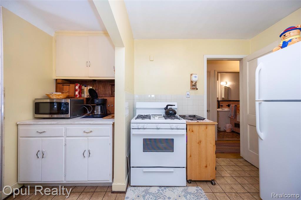 6514 Woodmont Avenue, Detroit, MI 48228 — Photo 7