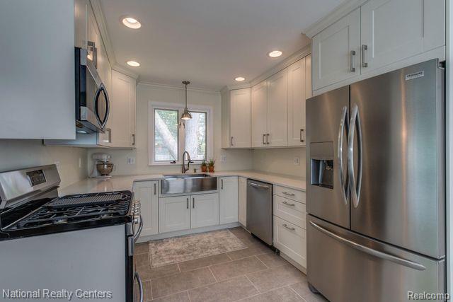 942 Donmar Court, Birmingham, MI 48009 — Photo 5