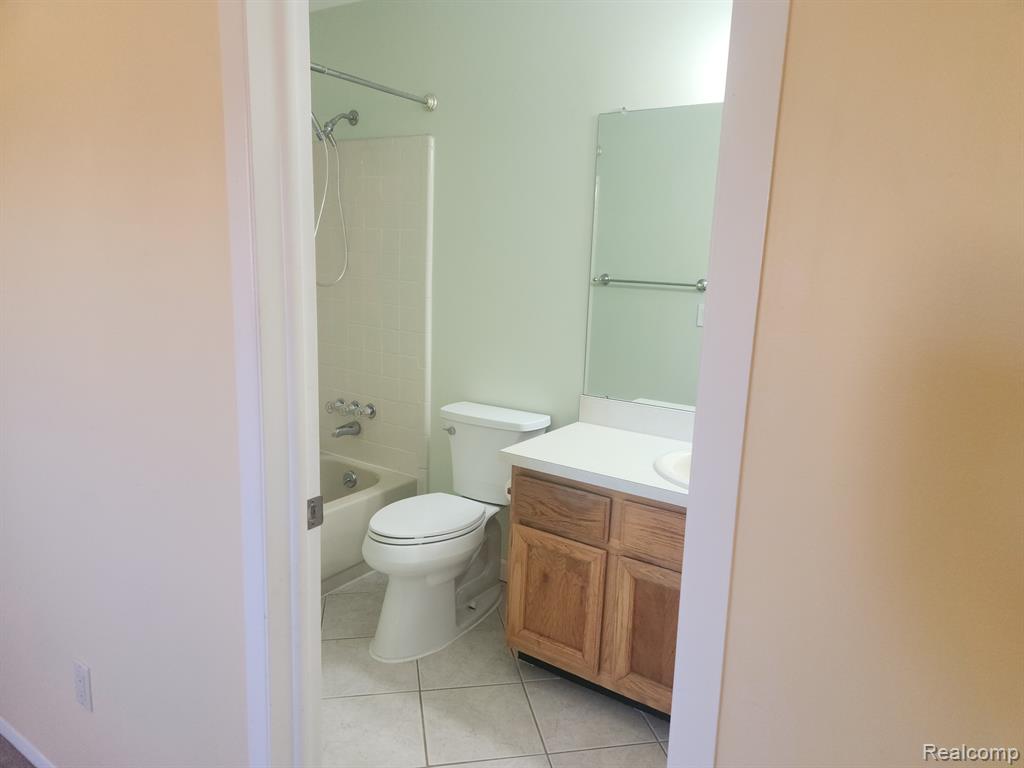 22200 PONDVIEW, Novi, MI — Photo 14