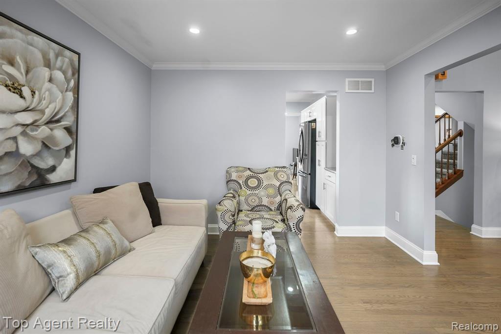 445 LEXINGTON Drive, Rochester Hills, MI 48307 — Photo 13