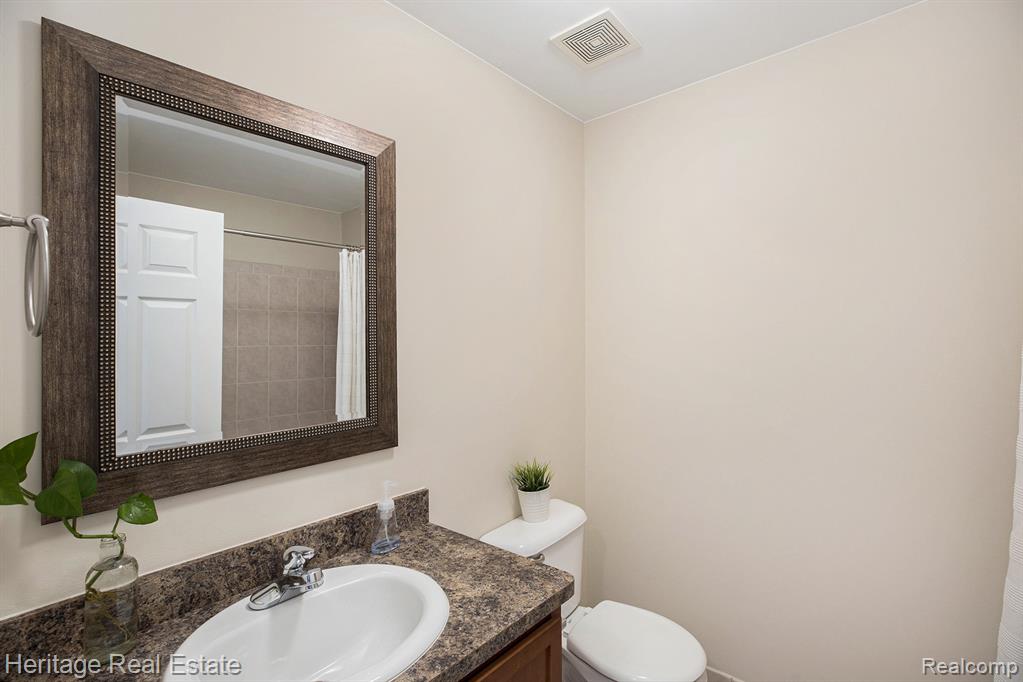 53105 Providence Drive, Shelby Twp, MI 48316 — Photo 22