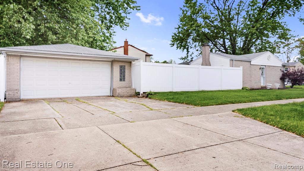 9384 Elaine Court, Taylor, MI 48180 — Photo 26