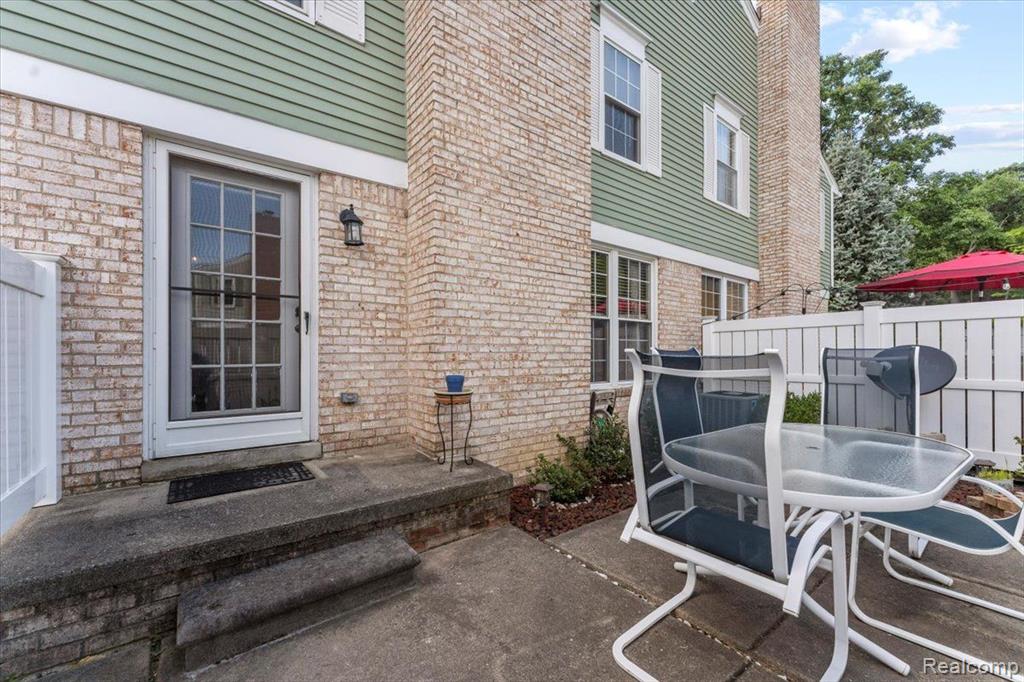 21382 E GLEN HAVEN Circle, Northville, MI 48167 — Photo 22
