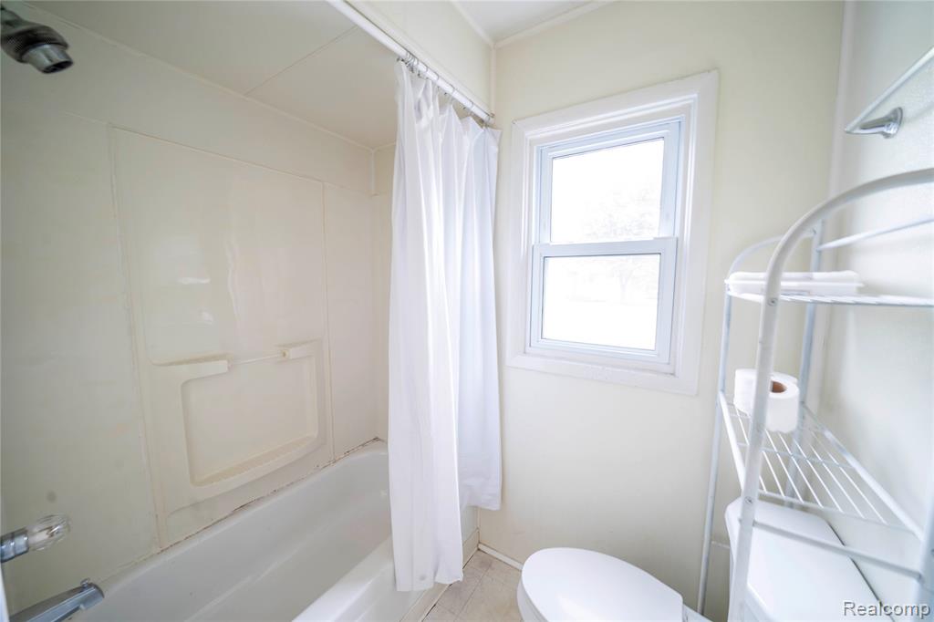 8883 Beech Daly Road, Taylor, MI 48180 — Photo 15