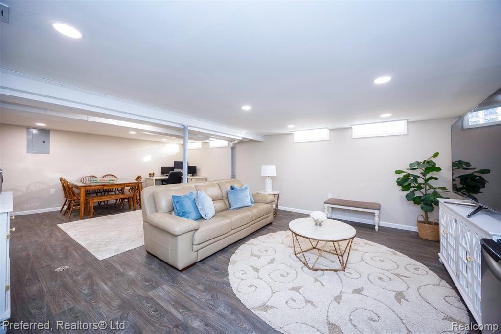 8516 N Hubbard Street, Westland, MI — Photo 17