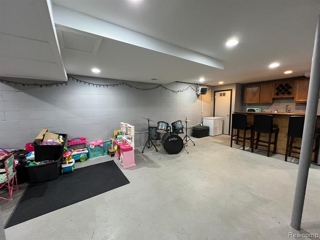 614 STIRLING Street, Pontiac, MI 48340 — Photo 29