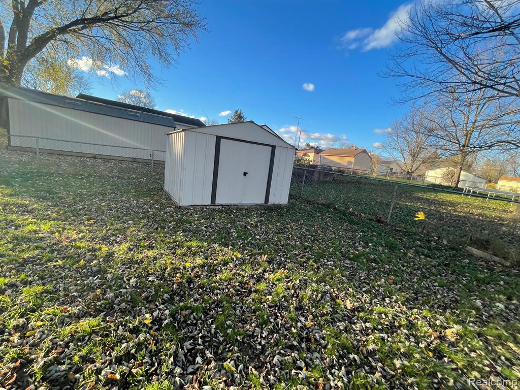 4201 N GENESEE Road, Flint, MI 48506 — Photo 4