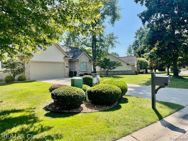 15428 WINCHESTER Drive, Plymouth, MI 48170 — Photo 2